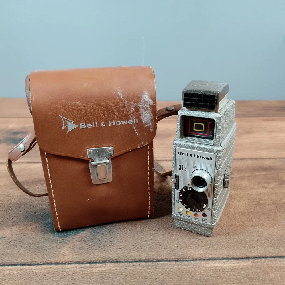 Bell & Howell 319 8mm Movie Camera Grey Good Vintage Sun Dial with Case